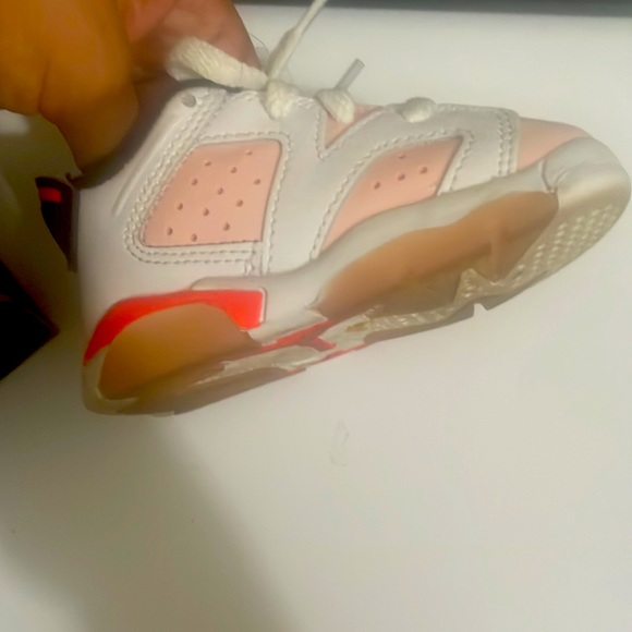 Jordan 6 Retro toddler girl - Picture 3 of 5